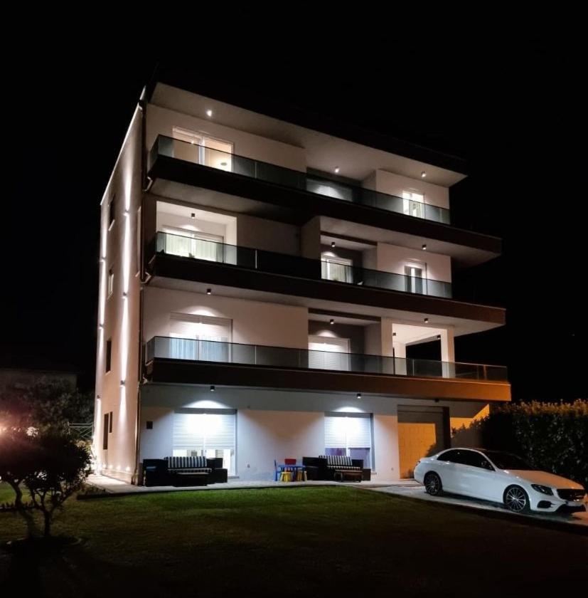 Apartments Taratta 1 Trogir Buitenkant foto