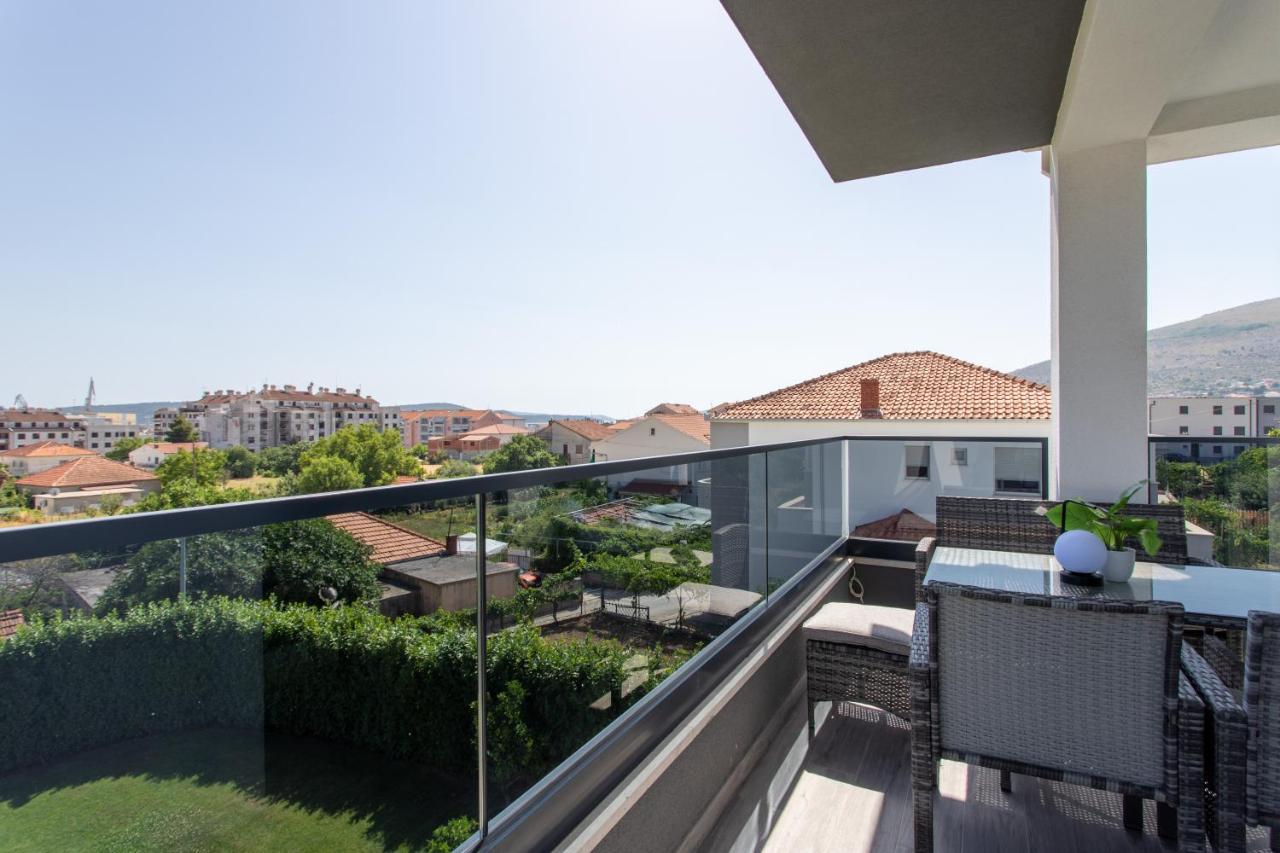 Apartments Taratta 1 Trogir Buitenkant foto