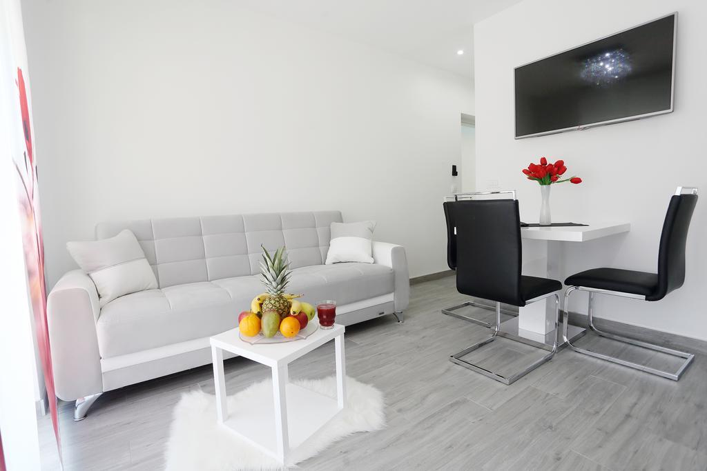 Apartments Taratta 1 Trogir Buitenkant foto