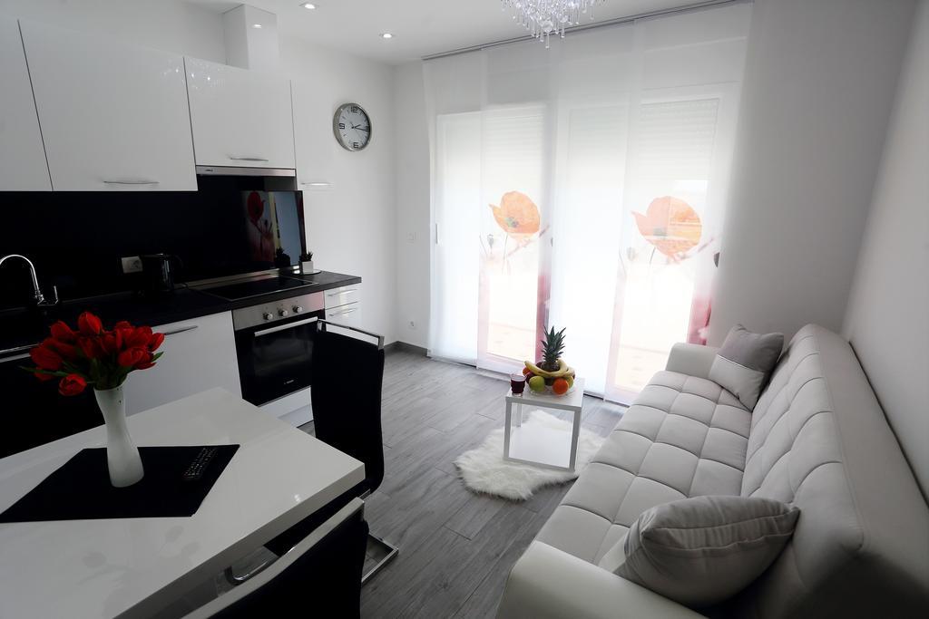 Apartments Taratta 1 Trogir Buitenkant foto