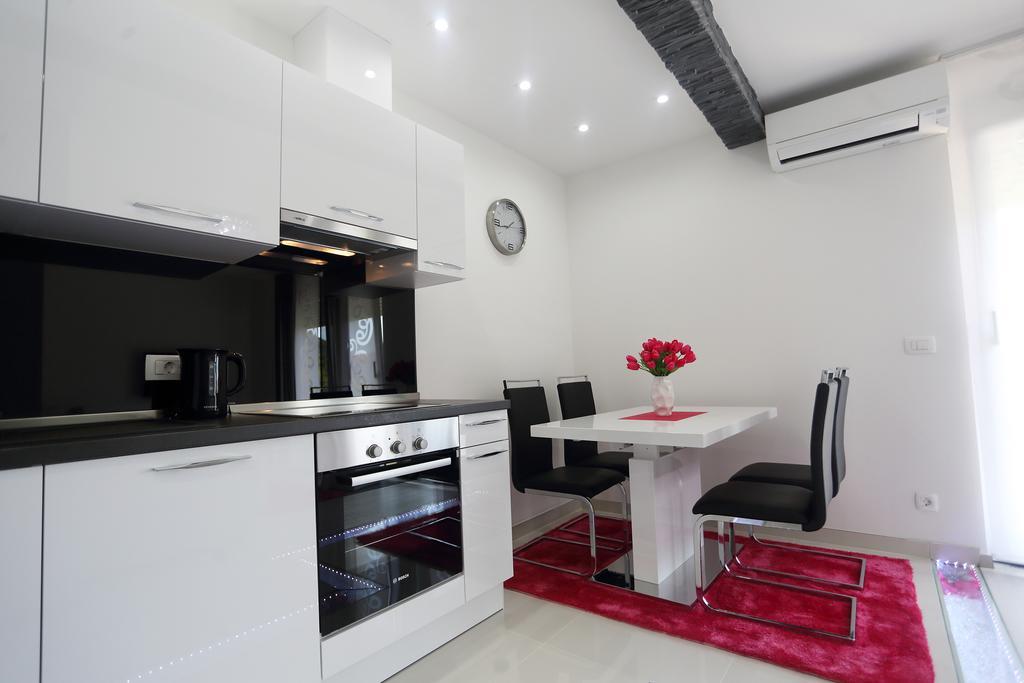 Apartments Taratta 1 Trogir Buitenkant foto